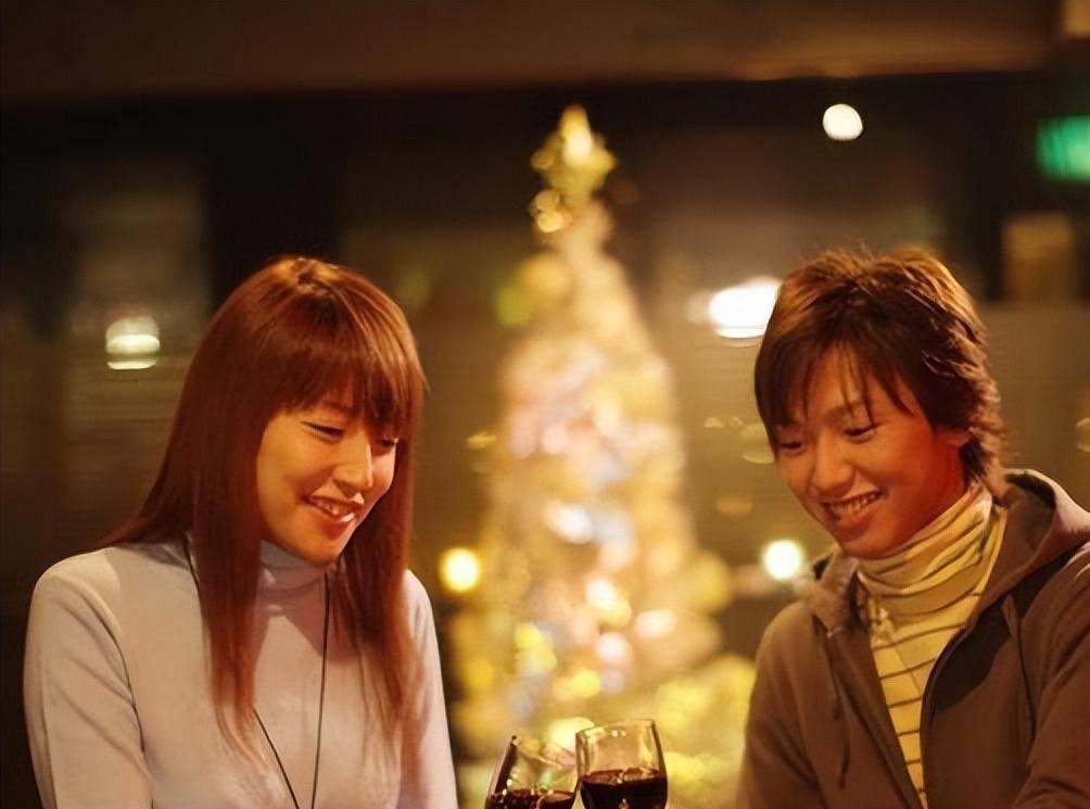 问科琳：“我最好的朋友爱上了已婚的同事——他想搞婚外情。”