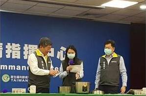当局称，一架直升机在曼哈顿附近的哈德逊河坠毁