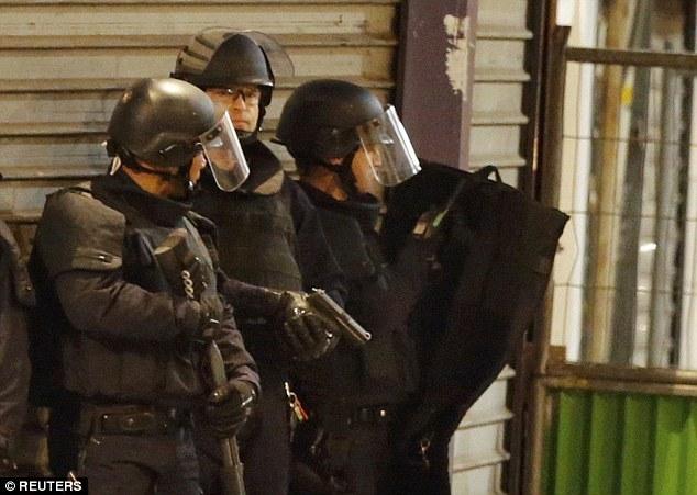 森林门“三重枪击”：3人在光天化日之下在伦敦街头住院