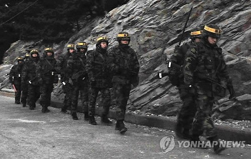 韩国表示，在朝鲜士兵越境后，韩国军方鸣枪示警