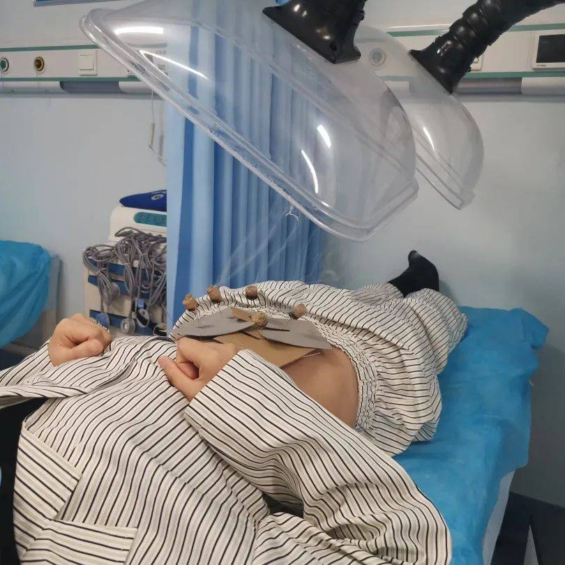 突发新闻：曼彻斯特撞车事故：警察在“与被盗汽车正面相撞”后入院治疗