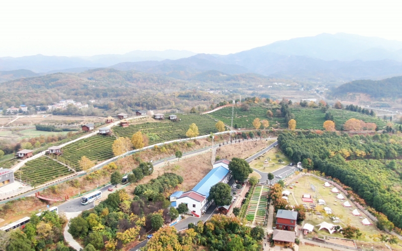 朝鲜和俄罗斯开始修建他们的第一条公路